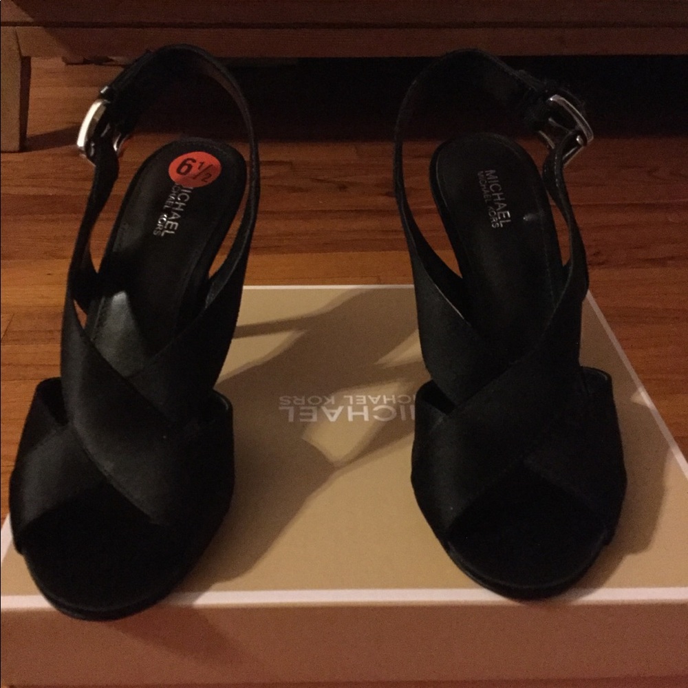🆕 Michael Kors black heels 👠 - Picture 6 of 6